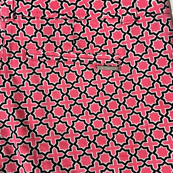 New York & Co Pink Cross Pattern shorts Sz 2 - Picture 3 of 4